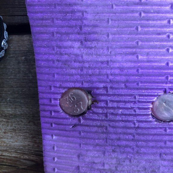 3 pairs of Flip Flops - Picture 11 of 14